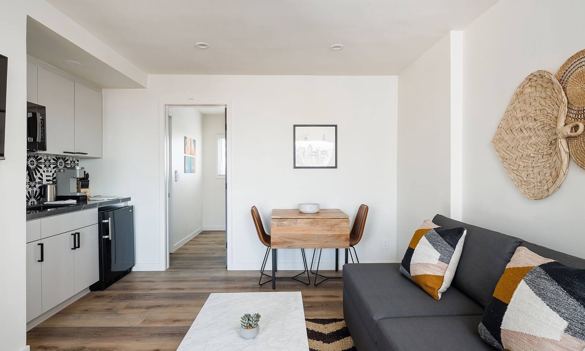 Townsite Condo | Beachside Queen Suite Steps from the Sand (202)