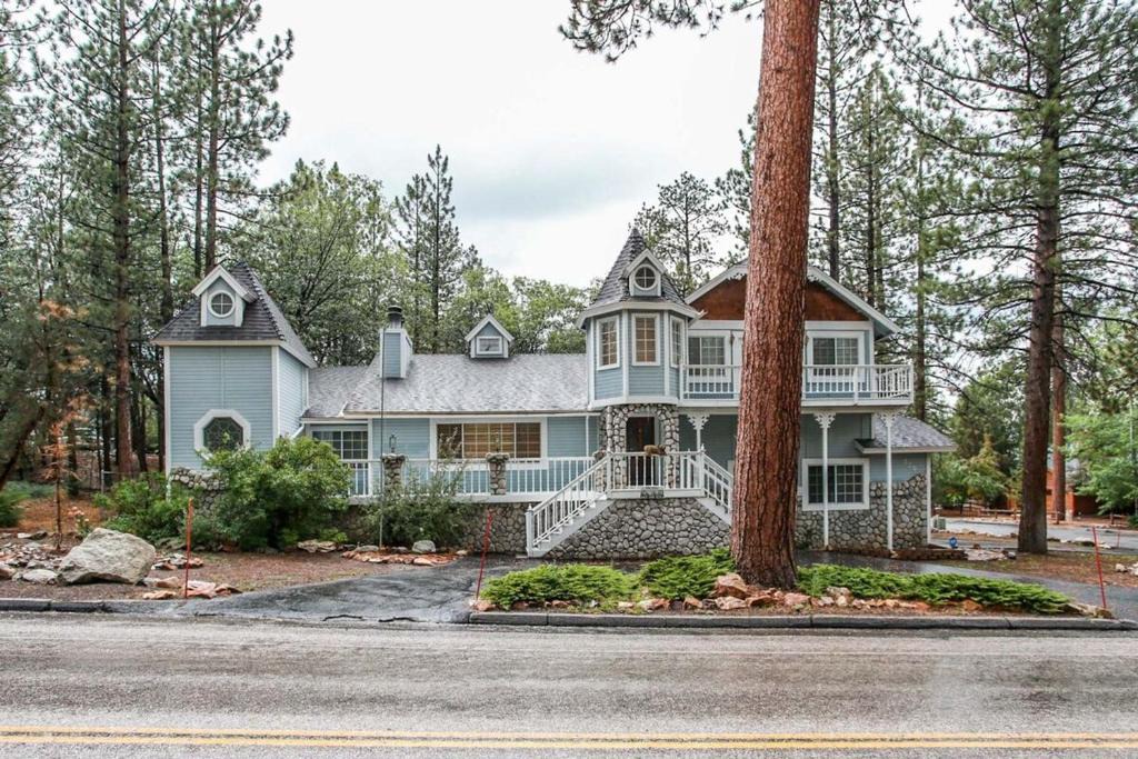 Fox Farm House | Bear Castle-1854 by Big Bear Vacations