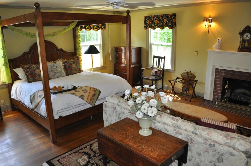 Merced Bed & Breakfast | Bear Creek Inn
