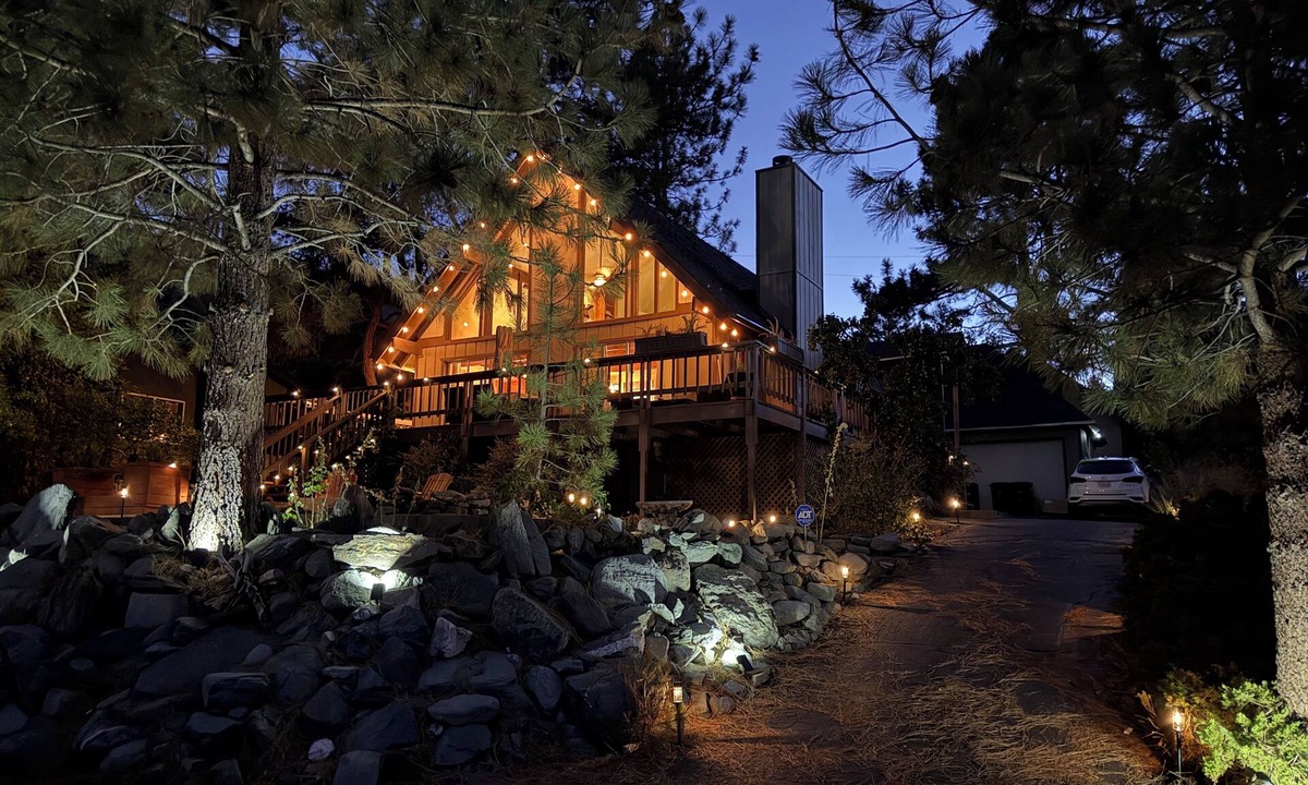 Wrightwood House | "Bearly Behaving" Cozy 4 bedroom cabin in the ski resort of Wrightwood, CA