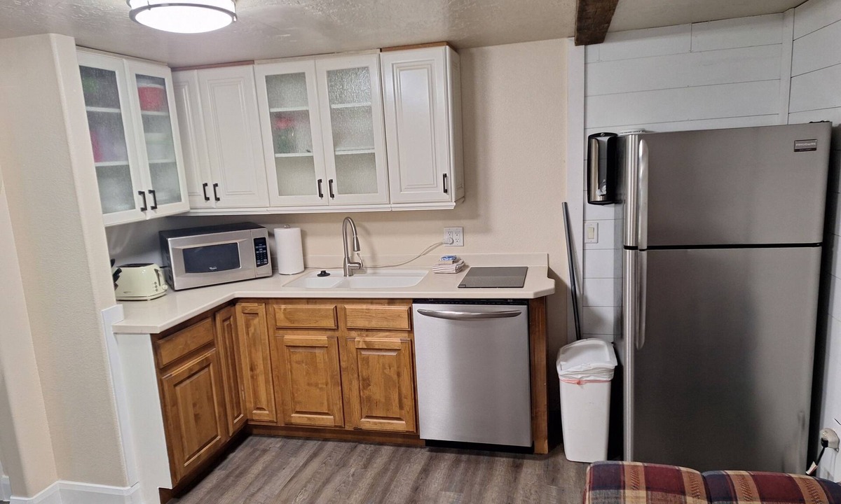 Glendale Cabin | Beautiful 1-bedroom cabin with AC in charming Glendale