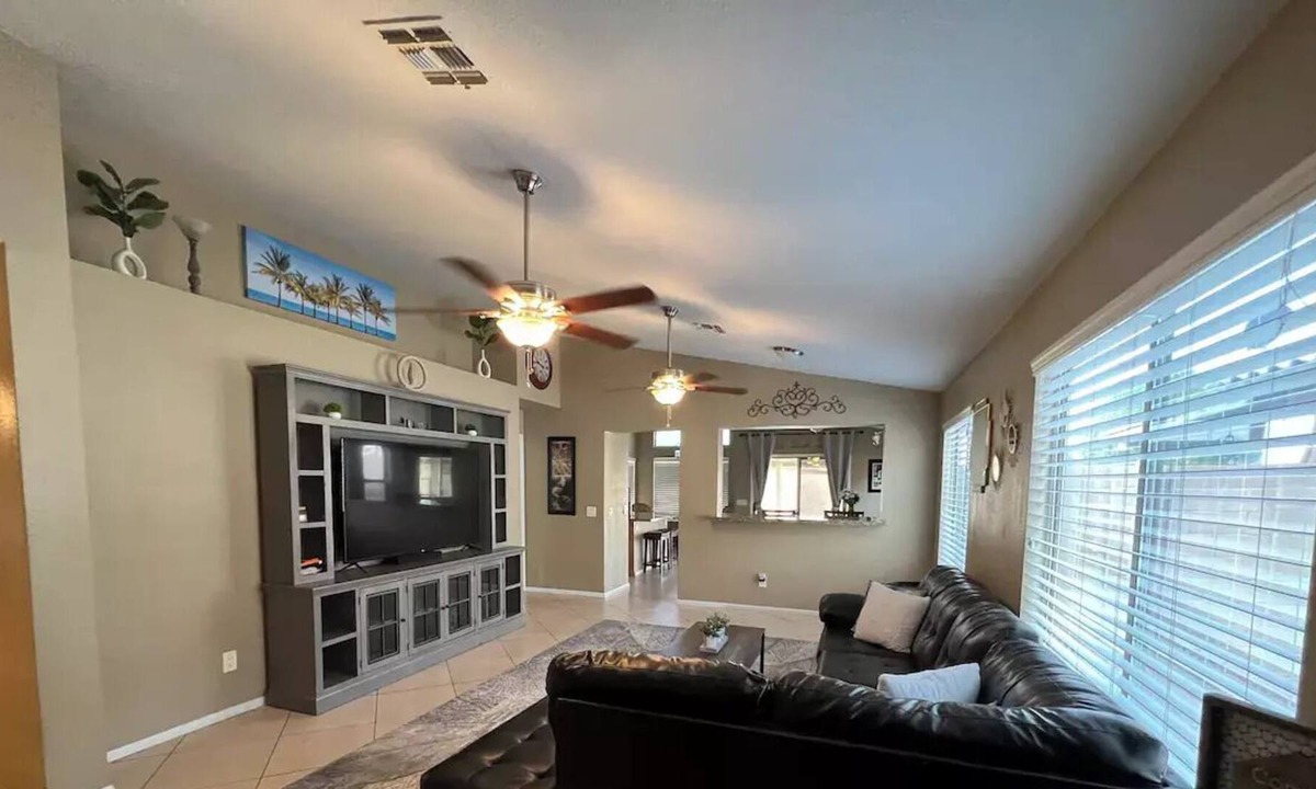 Horizons On Camelback House | Beautiful 4 bedroom home with swimming pool