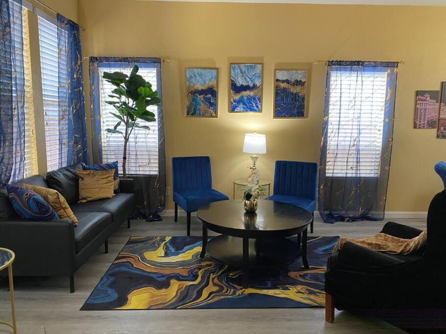MacDonald Ranch Villa | Beautiful 5 bedroom 3 bath home