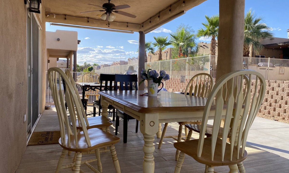 Needles House | Beautiful Big House one block from the Colorado River