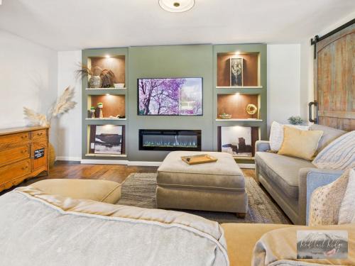 Philomath Apartment | Beautiful Country Apartment, AC, Pickleball, Billiards, Playground, Gardens