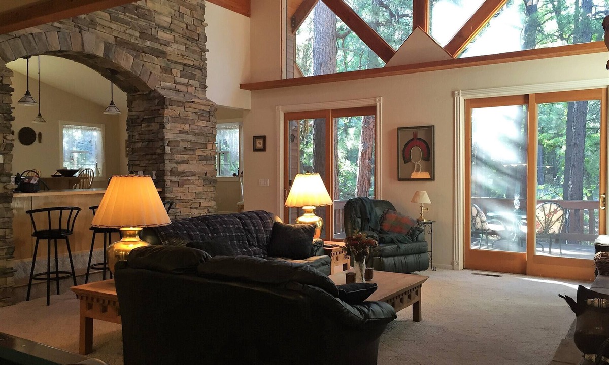 Pinetop House | Beautiful Custom Cabin in Pinetop CC 3 BR, 2 Lofts, 3-1/2 BA, 35' Deck, Private!