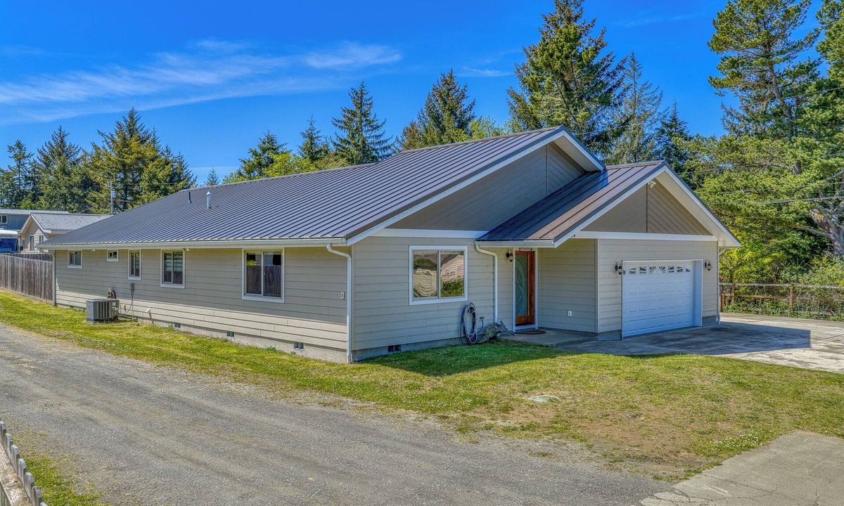 Barview House | Beautiful family home, spacious living and only minutes from the beach.