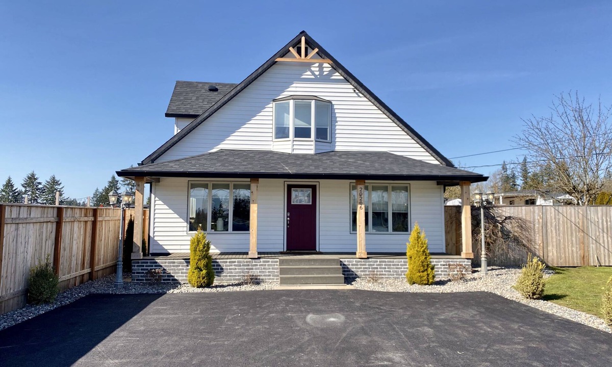 Ridgefield House | Beautiful Farmhouse in Ridgefield