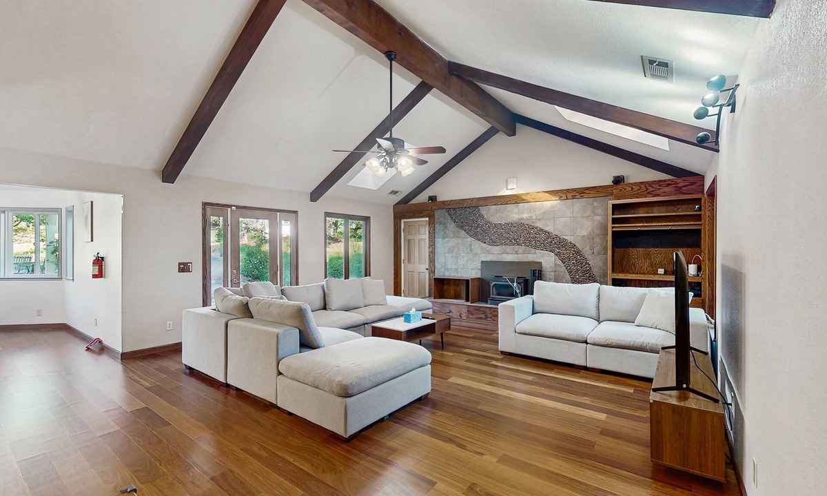 Coarsegold House | Beautiful Home on 2 Acres w/Expansive Deck, & A/C