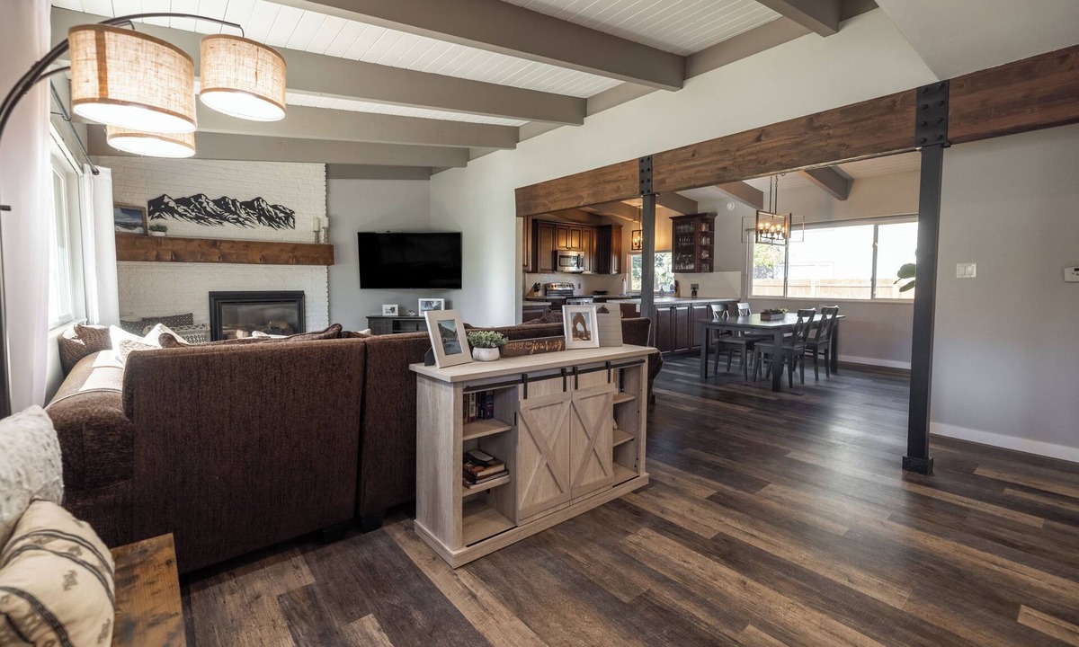 Tahoe Keys House | Beautiful Tahoe Keys Home: Family and Pet Friendly
