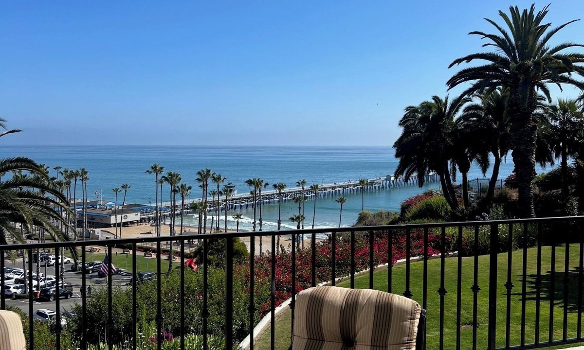 San Clemente Condo | Beautiful unobstructive, ocean views and pier. 3-bedroom condo in San Clemente