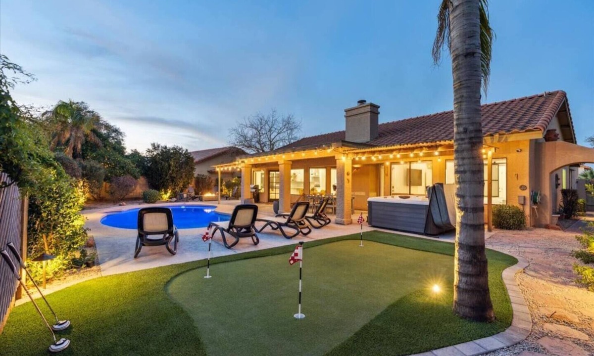Tempe House | Belmont Oasis | Pool · Hot Tub · Putting Green | Tempe Spring Training Base