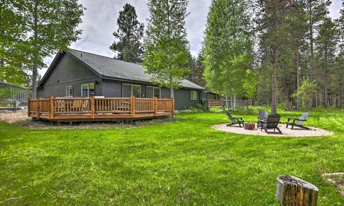 Three Rivers House | Bend Modern Cabin w/Private Hot Tub . Fenced Yard, Game Room, Pet-Friendly