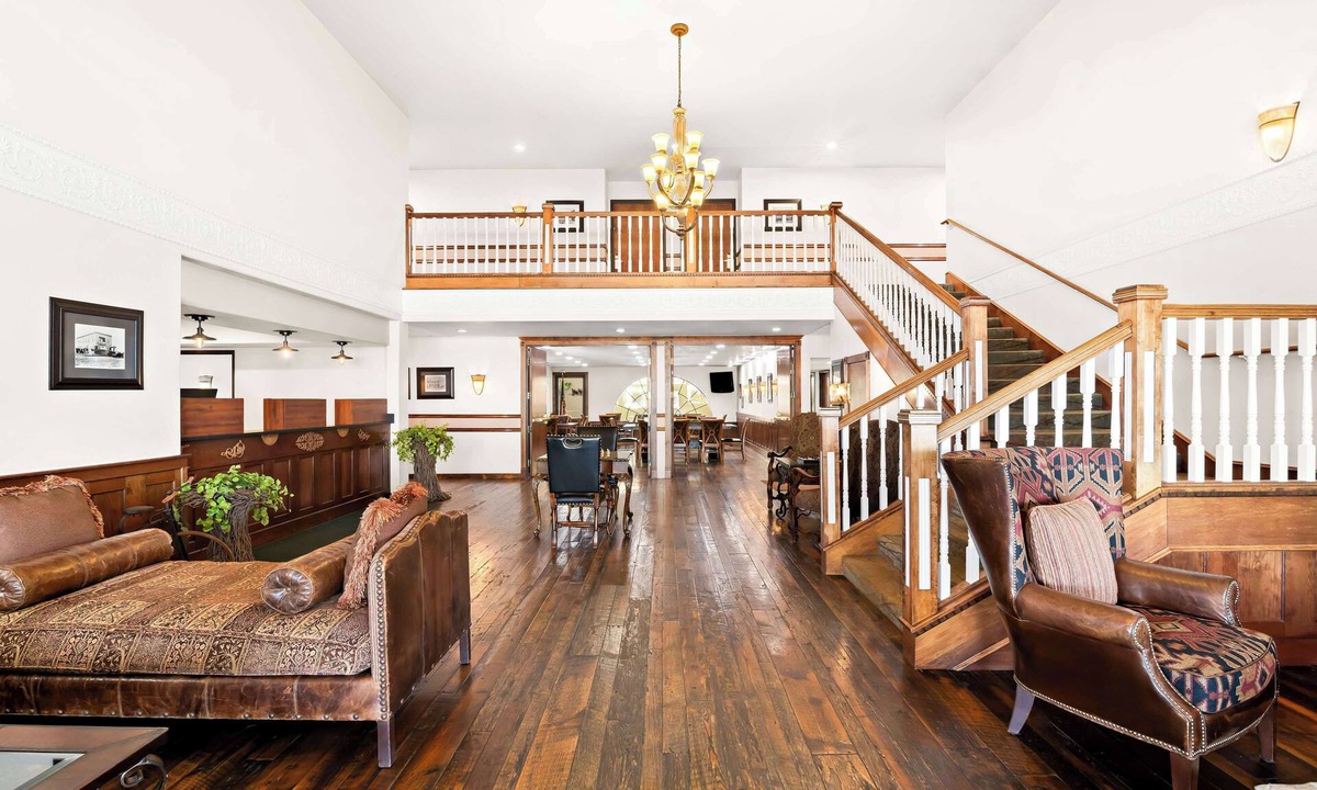 La Pine Hotel | Best Western Newberry Station