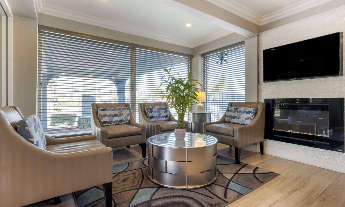 Orange Hotel | Best Western Orange Plaza