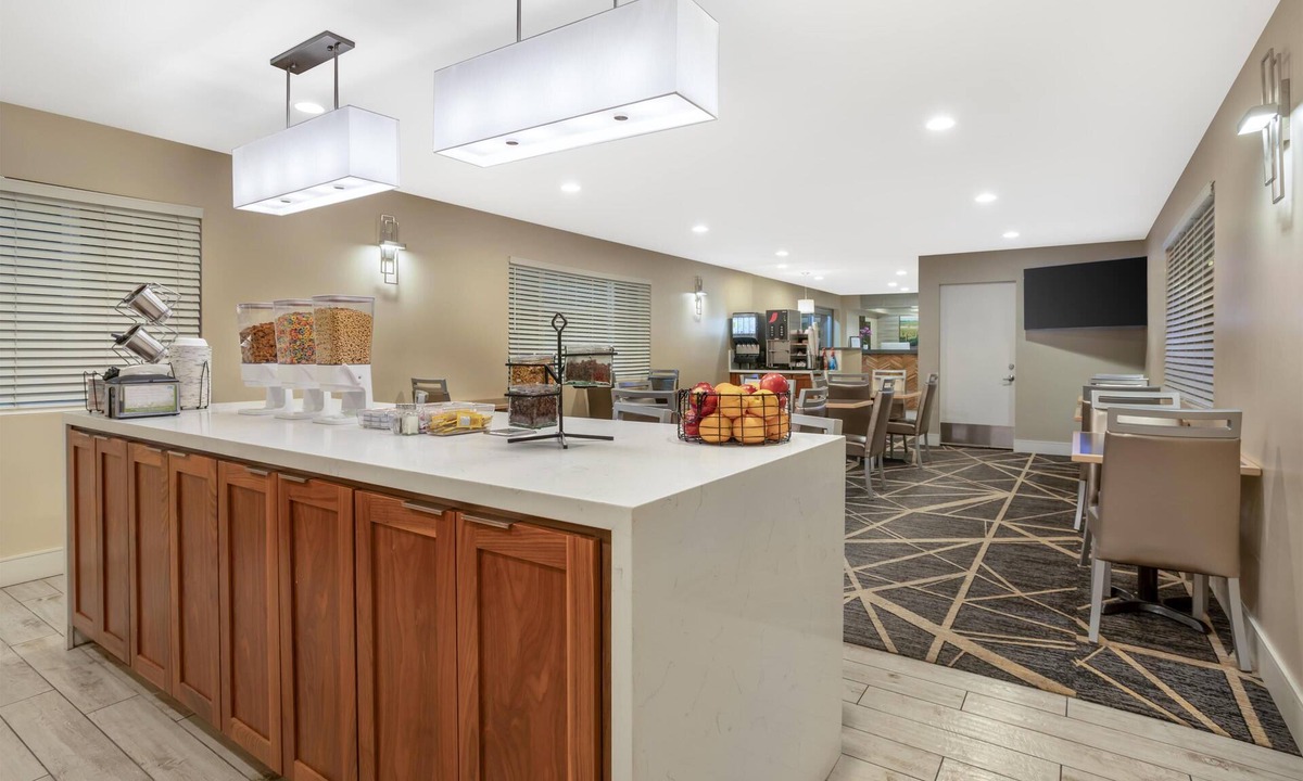 Modesto Hotel | Best Western Town House Lodge