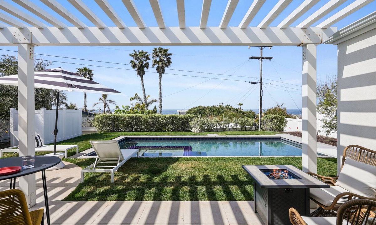 La Jolla House | Birdrock Paradise with Private Pool/Spa, AC, fast WiFi & Yard