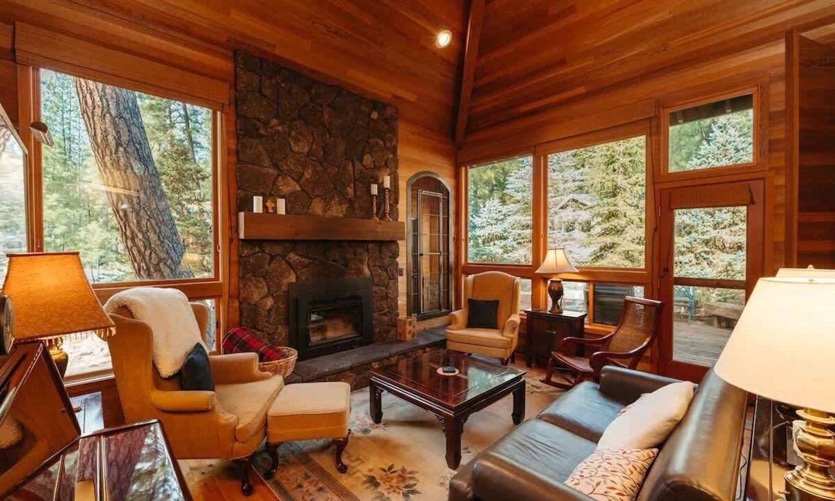 Black Butte Ranch House | Black Butte Mountain Retreat w/Private Sauna