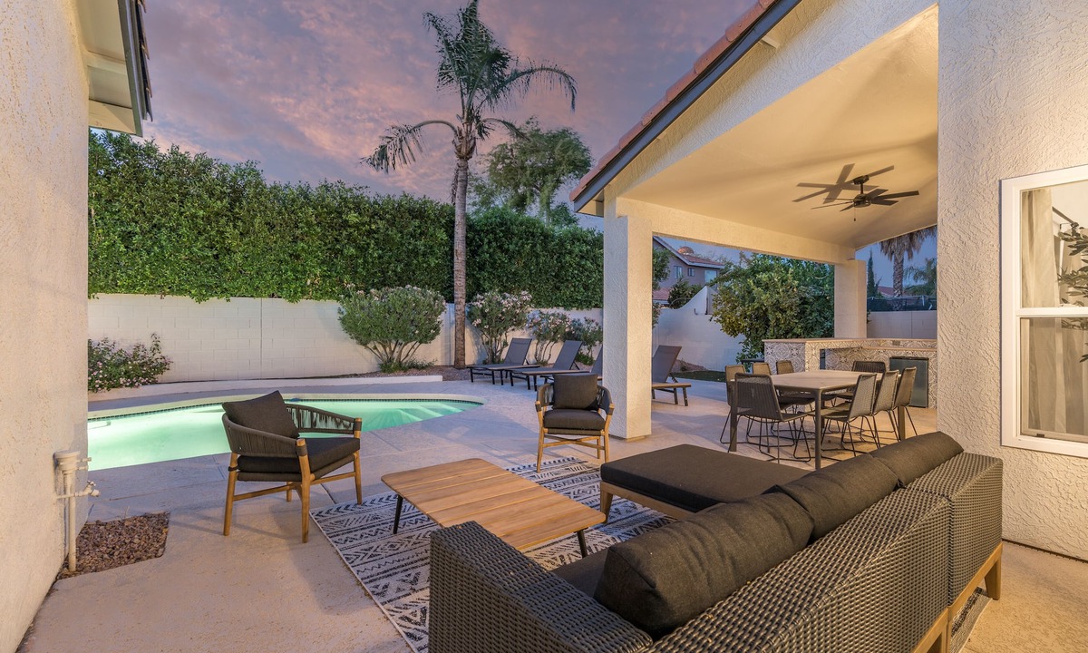Paradise Park Vista House | Black Palm! Sparkling Pool, Pool Table, Close To Kierland Entertainment, Newly Designed Beauty!