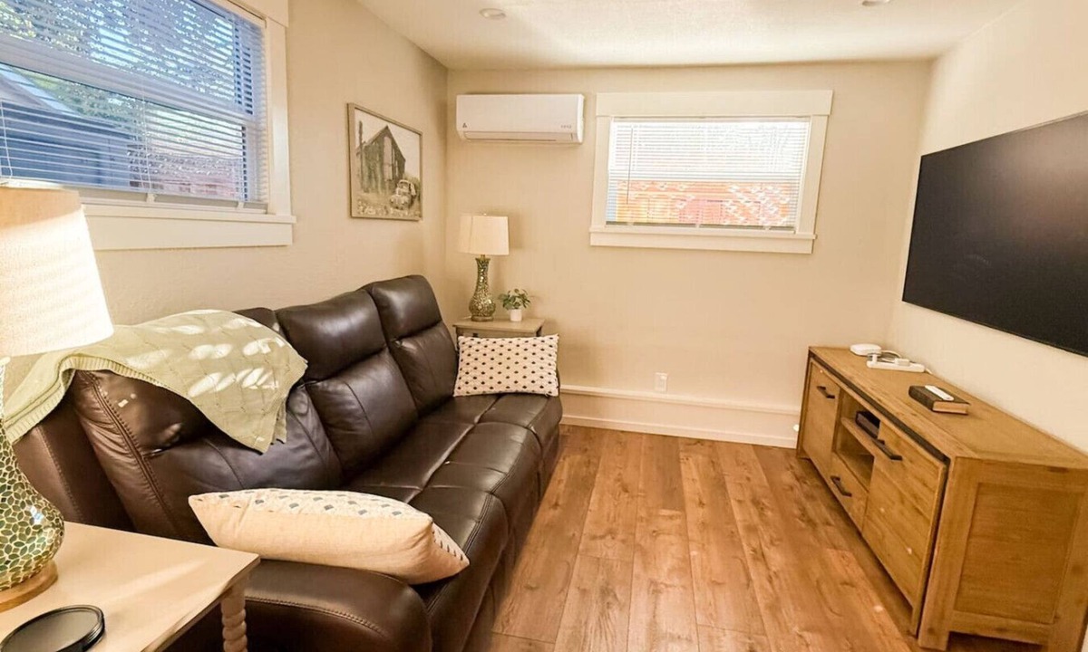 Concord Apartment | Bonifacio Oasis | Full Kitchen | Washer Dryer