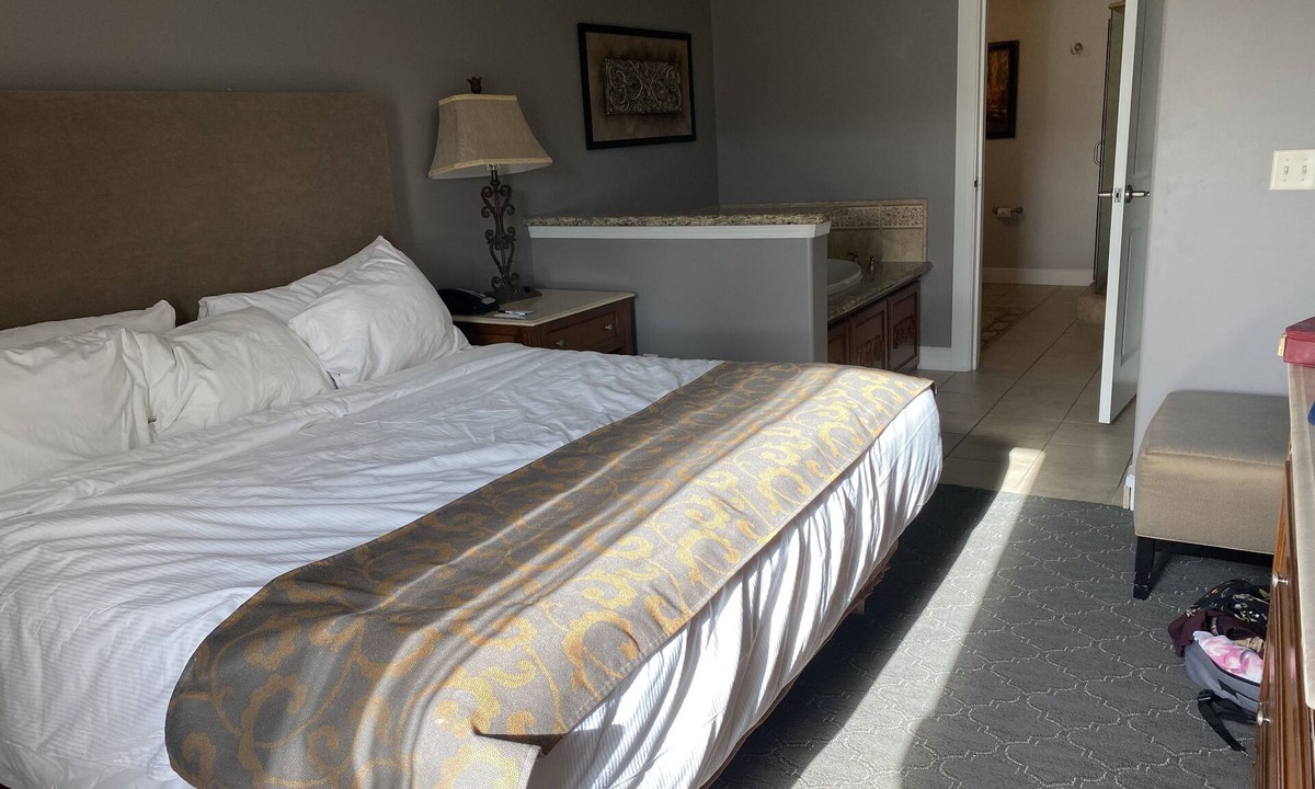 Napa Resort | BottleRock Weekend Last Minute Price! Stay in a 4 Star Resort 1 Bedroom Suite.