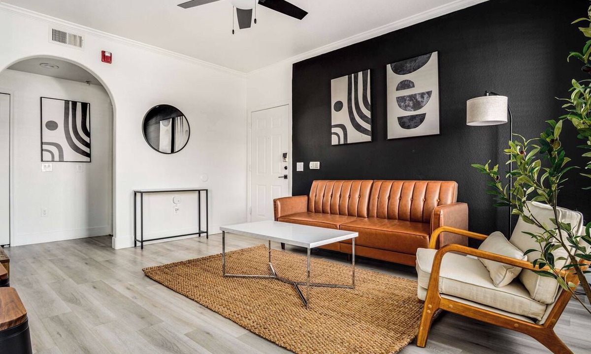 Glendale Sports and Entertainment District Apartment | Boulevard Stays 2BR by Stadium Pool, Parking, Gym 07