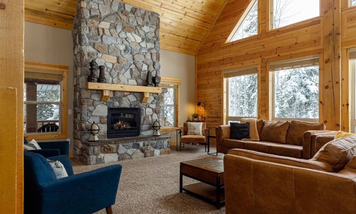 Meadow View Heights Cabin | BRAND NEW 9 PERSON HOT TUB! Near National Parks!