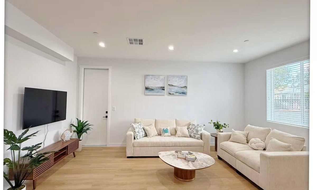 East Pasadena Condo | Brand New Upscale New Living