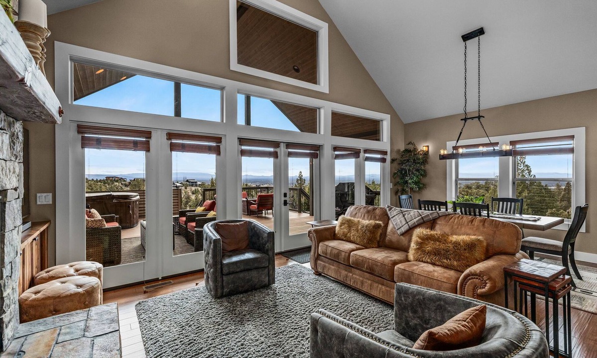 Powell Butte House | Brasada Ranch | Hot Tub | Guest Casita | 5 Bed