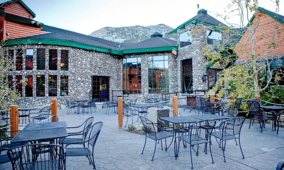 Mount Charleston Hotel | Bridal Suite at The Retreat on Charleston Peak – Minutes from the Trails