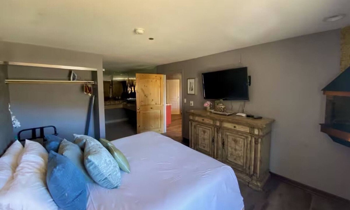 Mount Charleston Hotel | Bridal Suite | All-Season Mountain Retreat with Free Parking & Entertainment
