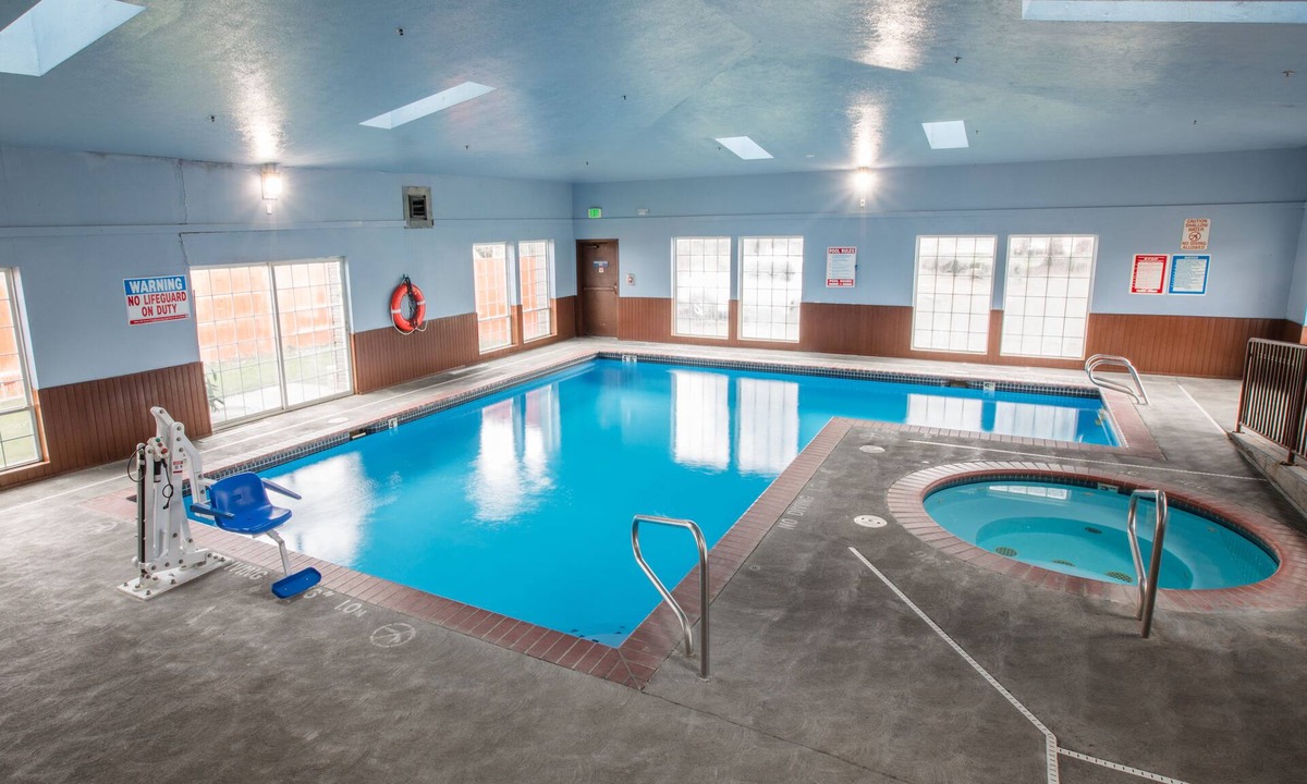 Wilkes East Hotel | Bridgeway Inn & Suites Portland Airport