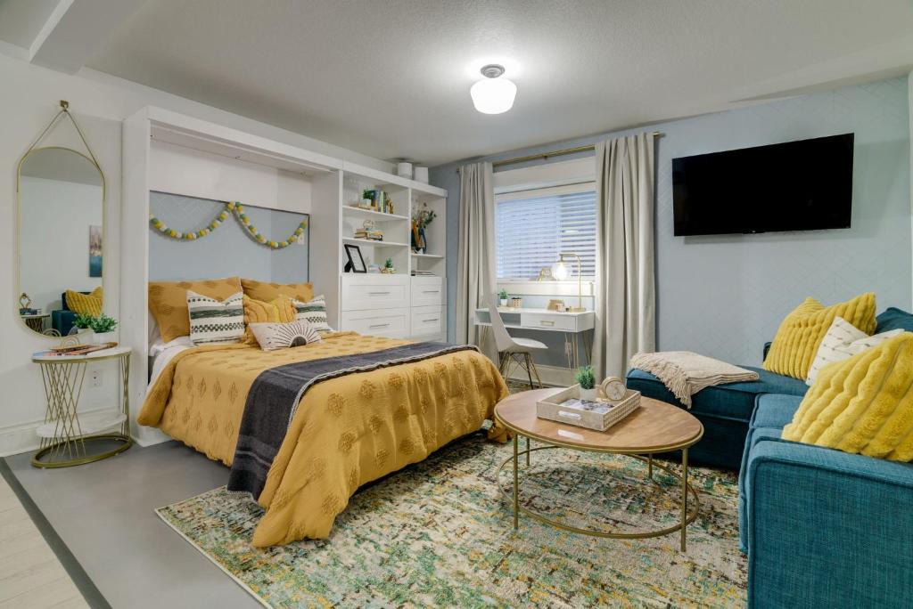 University Park Apartment | Bright & Cozy Modern Studio, Fast WiFi, Quiet, Walkable to University of Portland