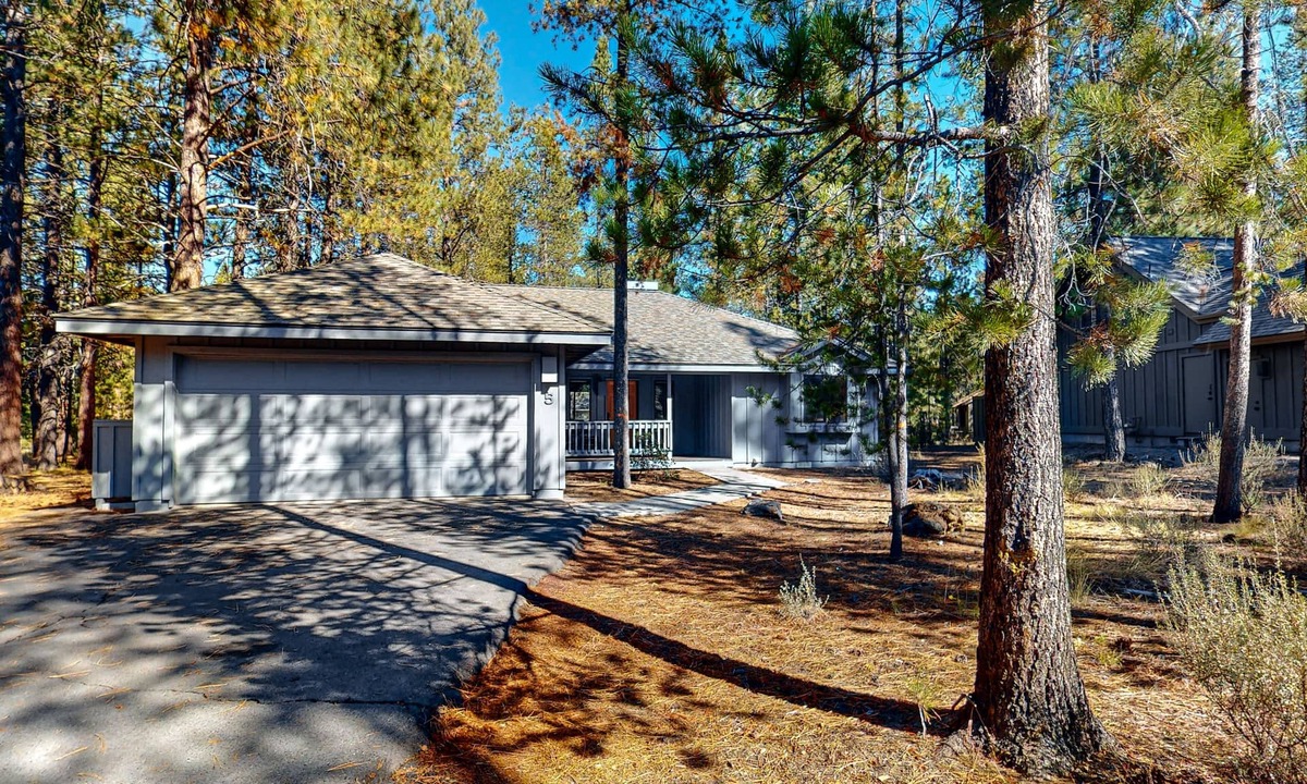 Sunriver House | Bright, Modern Home with Private Hot Tub - Central Location, Free SHARC Access