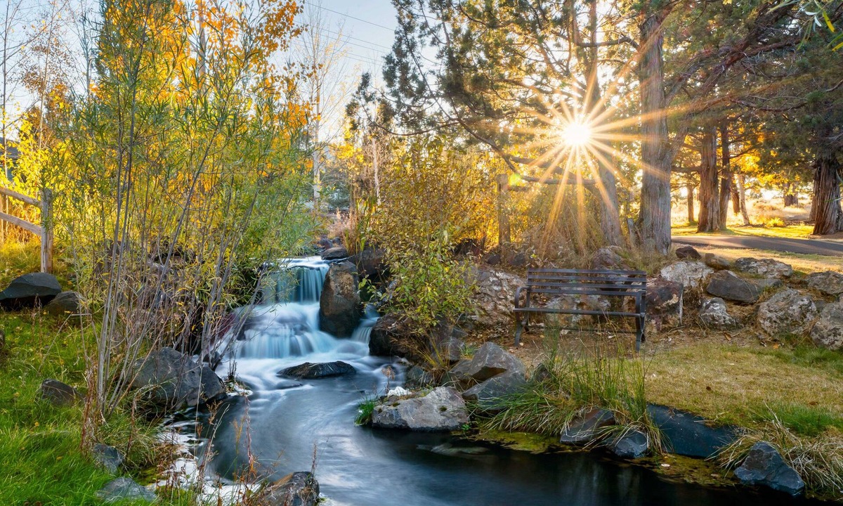 Redmond House | Brighter Days - Hot Tub! Fantastic Escape! Resort Amenities!