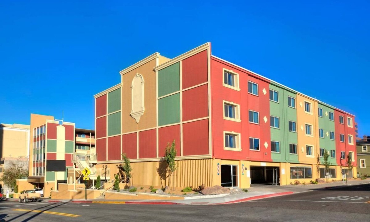 Downtown Reno House | Bring the Family! 2 Comfortable Units w/Kitchenettes, Close to Truckee Riverwalk