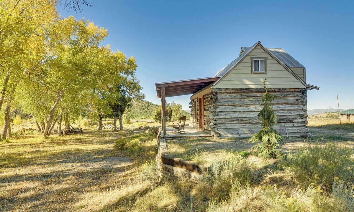 Panguitch Lake Resort Cabin | Bryce Canyon Basecamp: Historic Homesteader Cabin