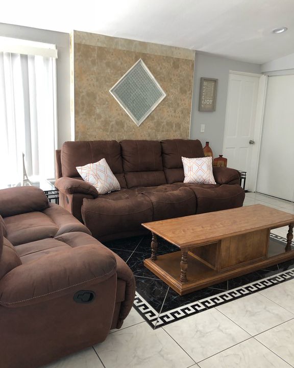Platinum Triangle House | Budget Stay only 3 miles to Disneyland resort