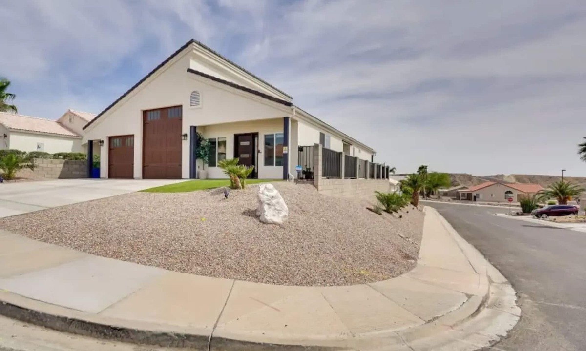 Bullhead City House | Bullhead City 2 Mi to the River!