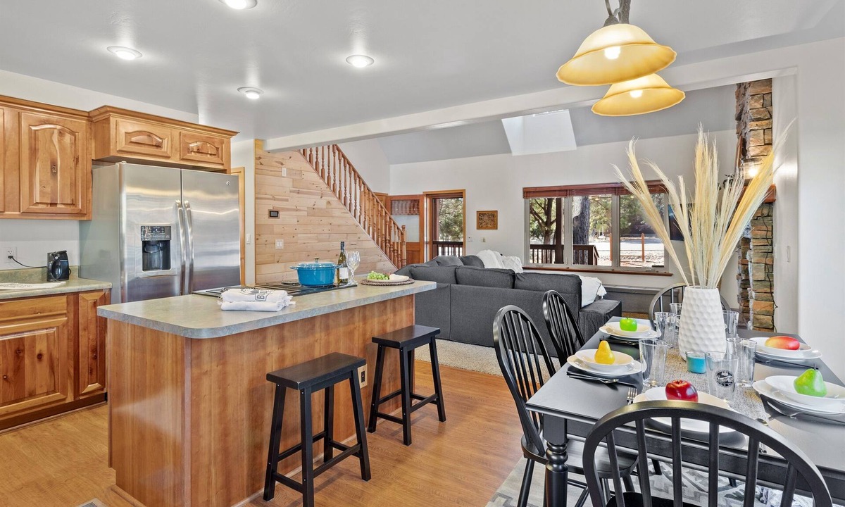 Heber Cabin | Bush Pilots Paradise | Fly or Drive-in Cozy Cabin