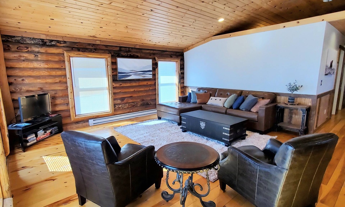 Duchesne Cabin | CABIN IN DUCHESNE, overlooking Starvation Reservoir, 2 Bed,1 Bath.