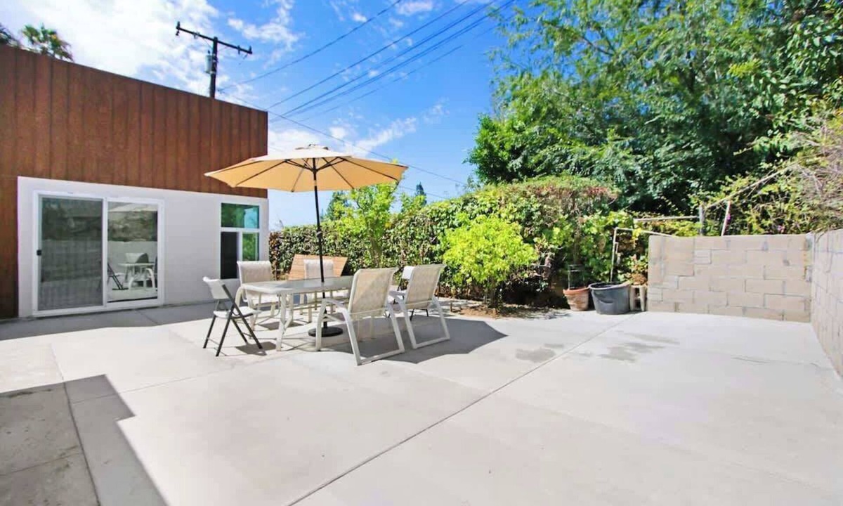 Azusa House | Cal King BR Pet-Friendly/AC/Metro/APU