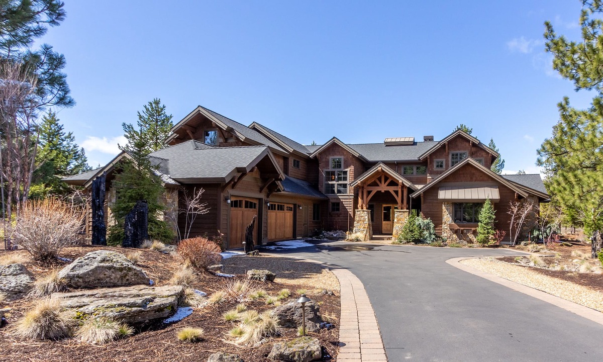 Sunriver House | Caldera Springs Retreat | Sleeps 14, Theater - SUNS86