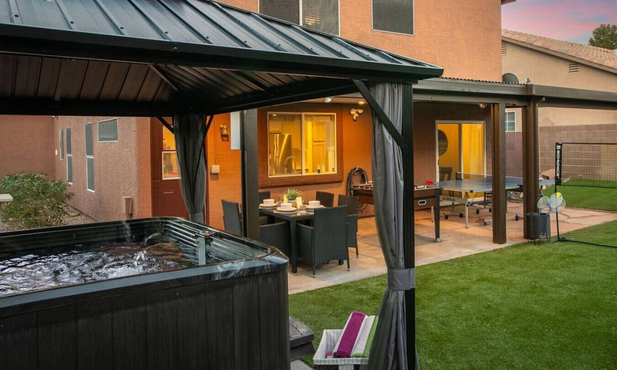 Highland Hills House | Calming 5 BD Home close to Lake Mead