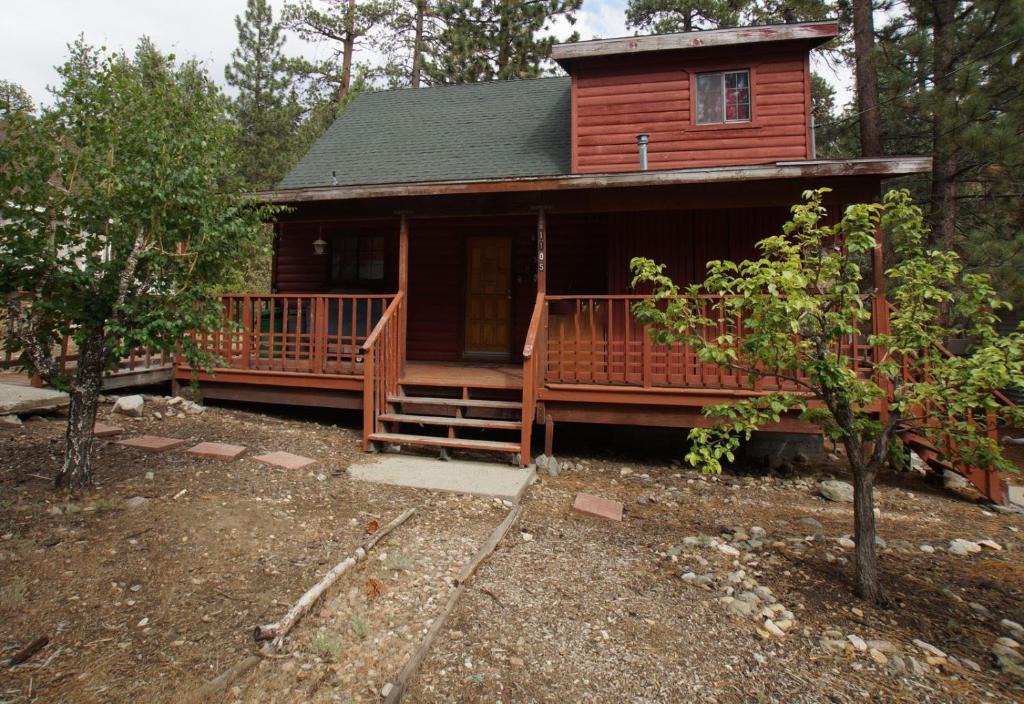 Fawnskin House | Canyon Cabin - A quaint cabin in a peaceful location yet close to Big Bear's attractions!