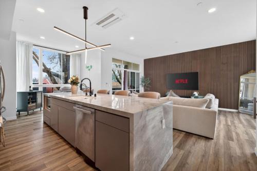 Downtown Sacramento House | Capital City Loft - Modern 3BD Downtown Sacramento