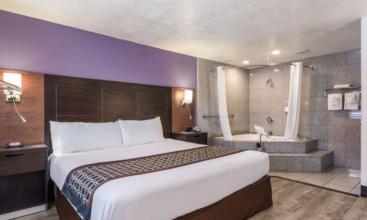Munras Avenue Hotel | Carmel Hill Lodge