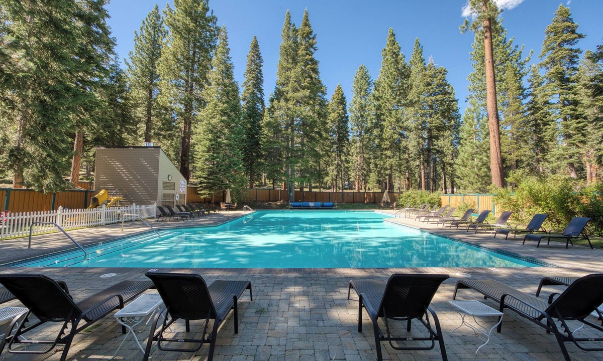 Carnelian Woods House | Carnelian Woods #59 - Pool + Tennis! Dog OK. Walk to lake!