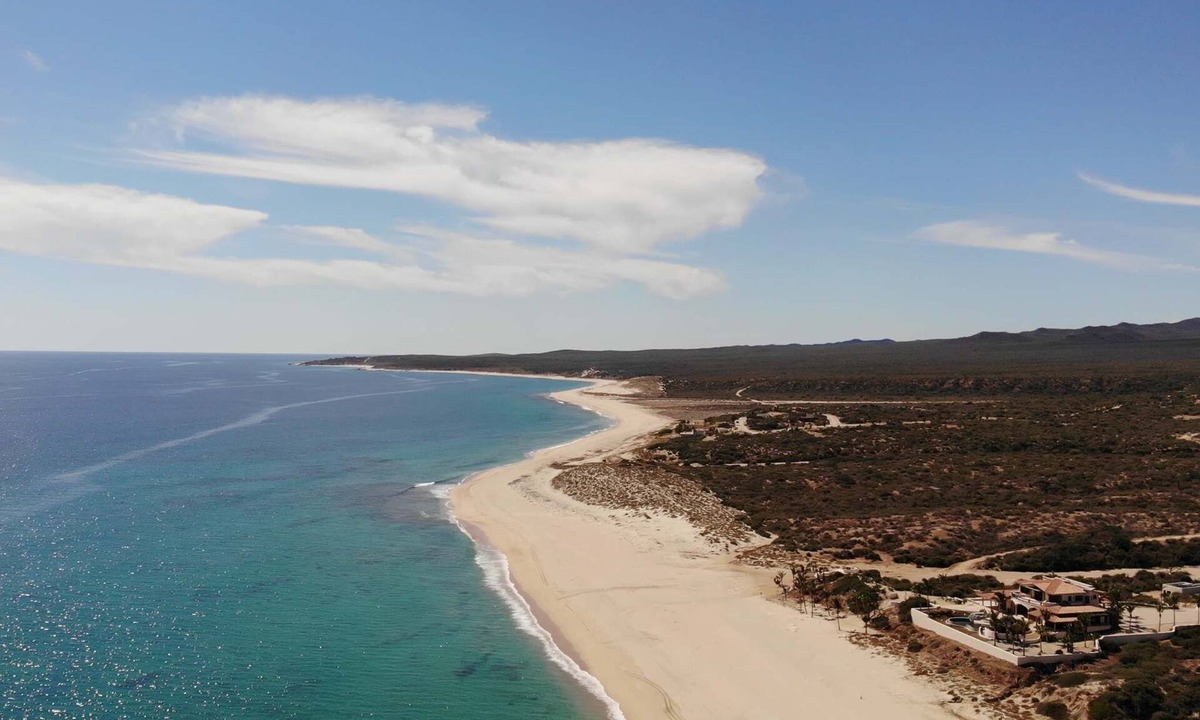 Los Frailes House | Casa Encino off the Grid by The Agency Baja