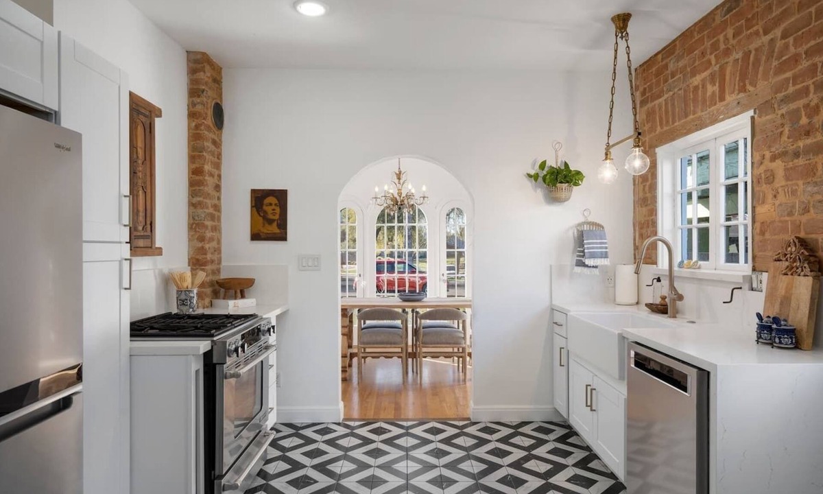 Roosevelt House | Casa Magdalena, a charming 1930's Spanish Bungalow